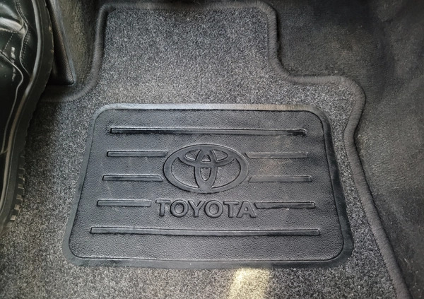 Toyota Avensis cena 23900 przebieg: 233188, rok produkcji 2010 z Kruszwica małe 92